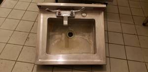 lot 89 image: Single Basin Stainless Sink