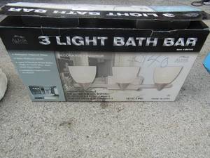 lot 67 image: Altair 3 tier bathroom lighting bar, NIB never used