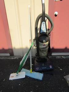 lot 89 image: Libmon mop, outdoor sweeper, 12 amp bissell vacuum