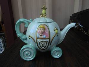 lot 101 image: Disney Cinderella covered tea pot new
