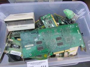 lot 114 image: Tub of computer memory boards