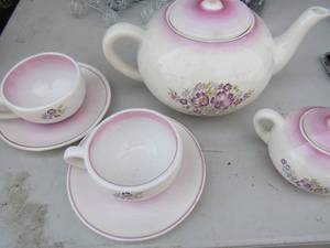 lot 117 image: Tea pot set for 2 comes with saucers cups creamer dish, tea pot,