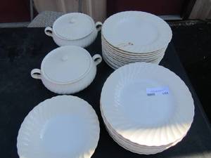 lot 159 image: SHEFFIELD  BONE WHITE - 27 solid white lined dinner plates, 2 covered soup Taurine with dB handles, 2 large saladsoup bowls