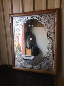 lot 174 image: 3125 etched glass wall mirror with brown frame, beautiful piece