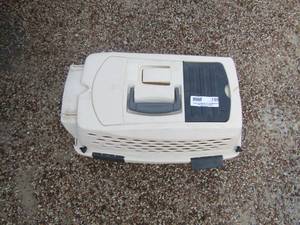 lot 199 image: 19 dog cat car carrier holds up to 10LBS