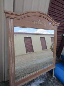 lot 204 image: 5948 blonde wood dresser mirror, very good condition no damage