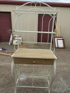 lot 206 image: white bakers rack has 1 small drawer5 tier, 6727