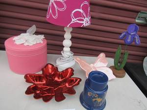 lot 227 image: Pink bedside lamp with shade, red leaf tray, decorative vase, butterfly dcor, powder box with lid