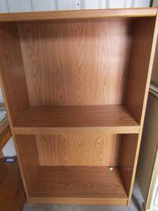 lot 241 image: 3 tier book shelf, 482912