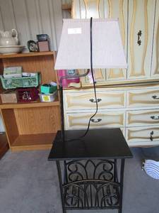 lot 7 image: Black floor table lamp with shade like new, very nice and sturdy 53 X 20 X 14