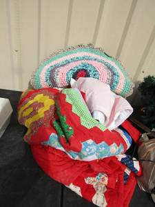 lot 246 image: Misc. lot of throw blankets, quilt and a door rug, and more