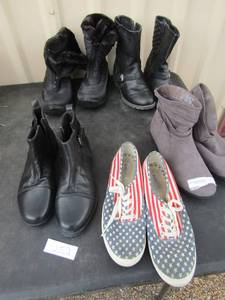 lot 252 image: Lot of womens boots , snow boots and tennis shoes all size 9M