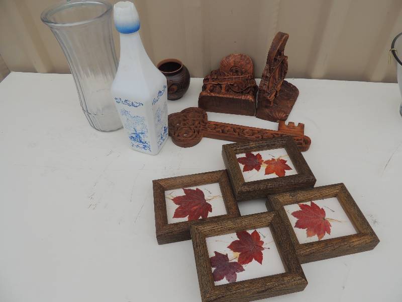 lot 99 image: DECOR
