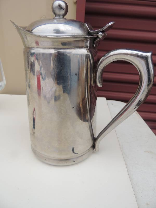 lot 101 image: Decorative lidded Creamer  stainless steel