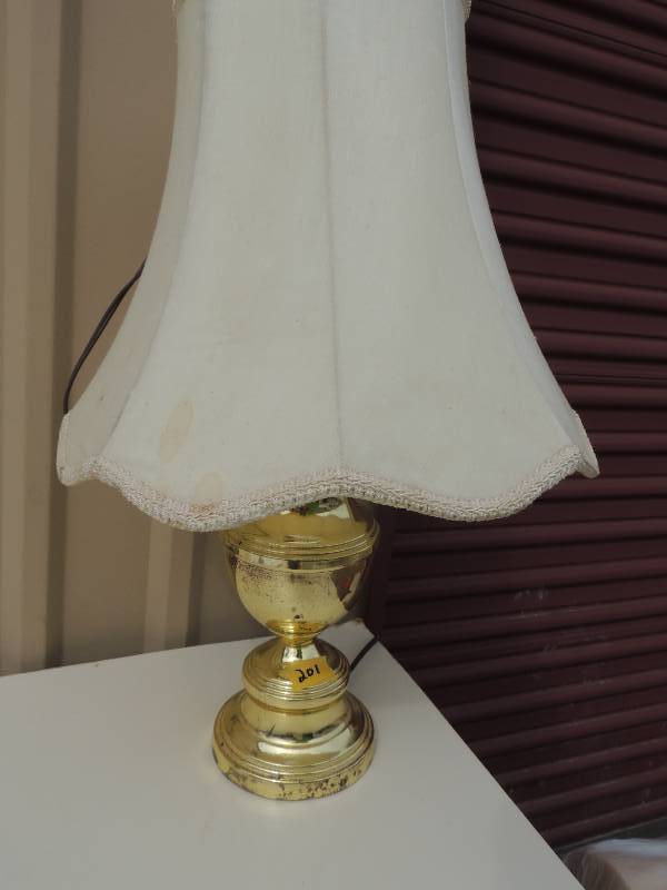 lot 201 image: DECORE