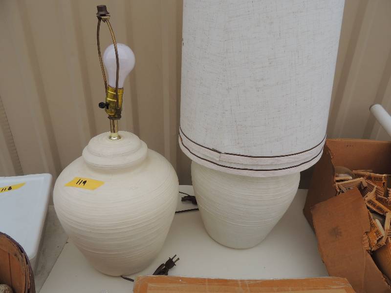 lot 119 image: DECORE