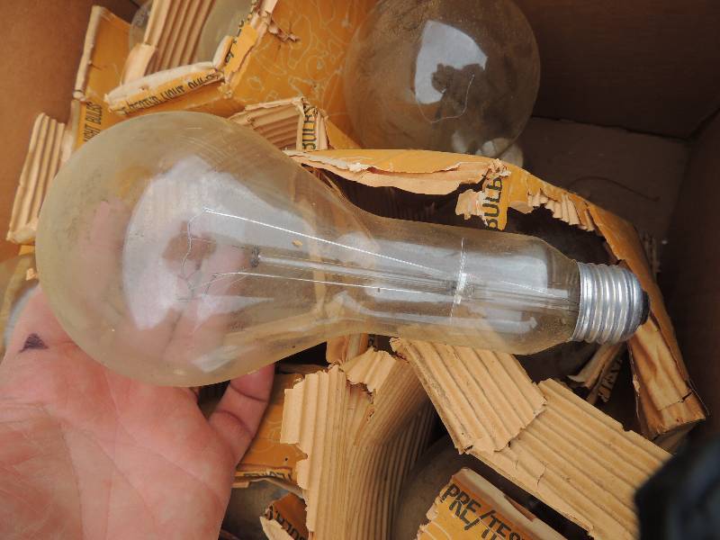 lot 121 image: LIGHTING