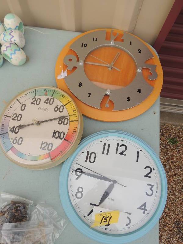 lot 151 image: Blue MSE clock, clear Springfield o...