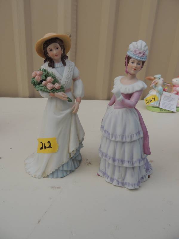 lot 262 image: COLLECTABLE