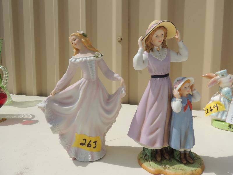 lot 263 image: COLLECTABLE