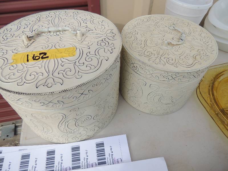 lot 162 image: KITCHENWARE