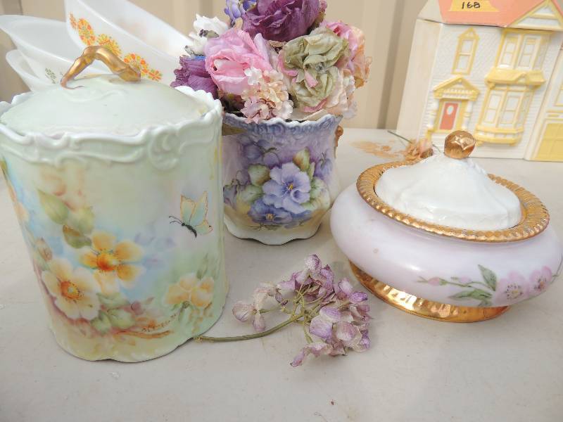 lot 166 image: COLLECTABLE