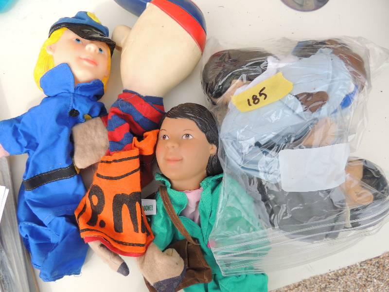 lot 185 image: TOYS