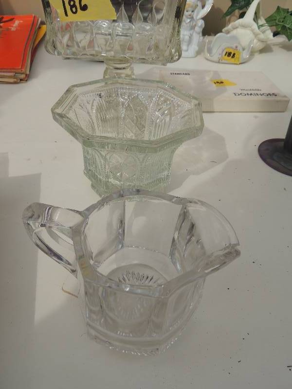 lot 186 image: HOUSEWARE