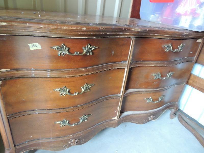 lot 196 image: MID CENTURY MODERN FURNITURE