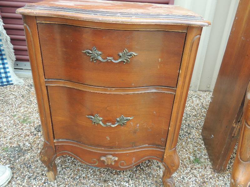 lot 198 image: MID CENTURY MODERN FURNITURE
