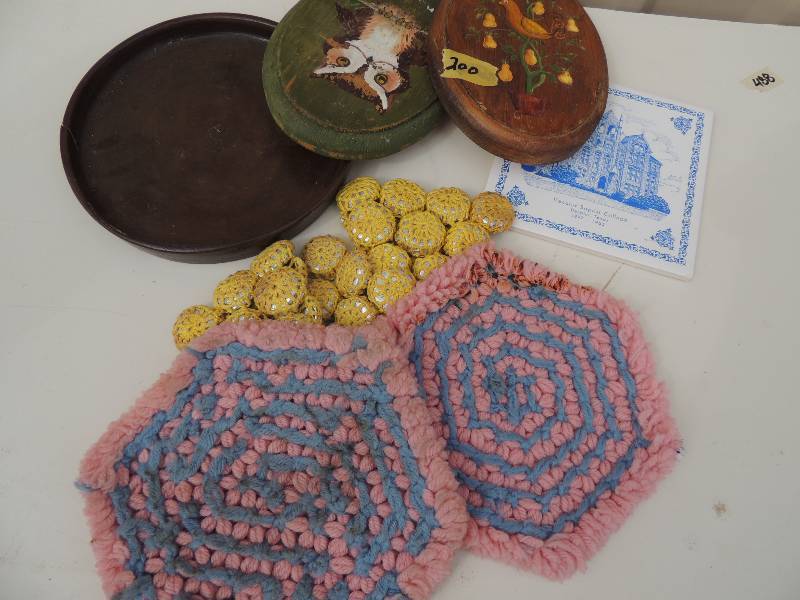 lot 200 image: HOUSEWARE