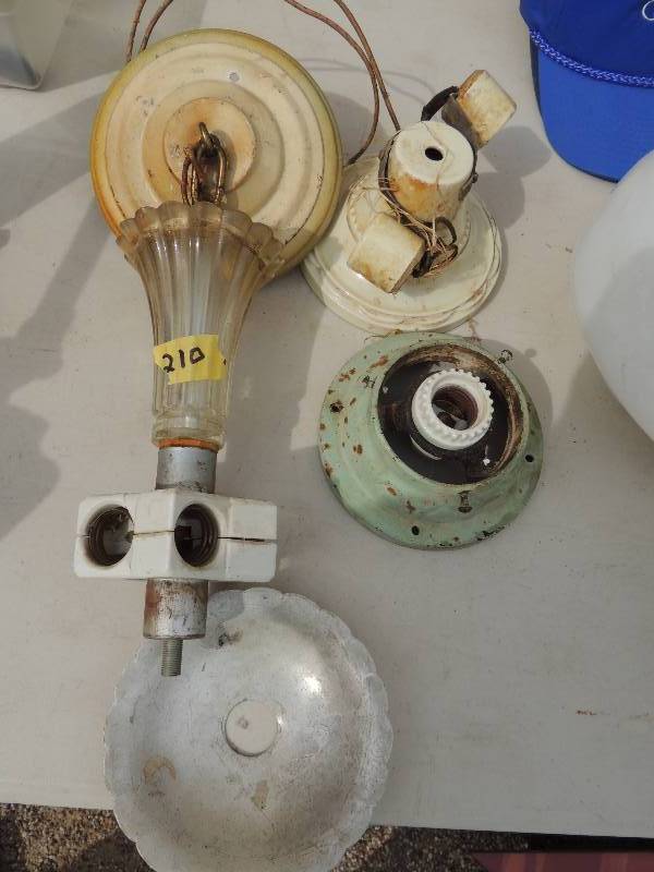 lot 210 image: Vintage Light fixtures