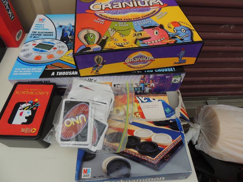 lot 219 image: TOYS