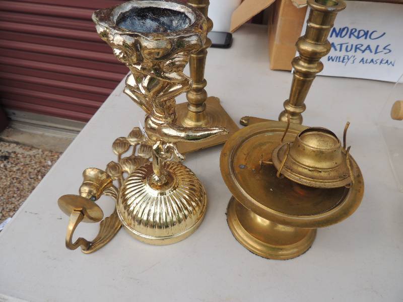 lot 228 image: DECORE