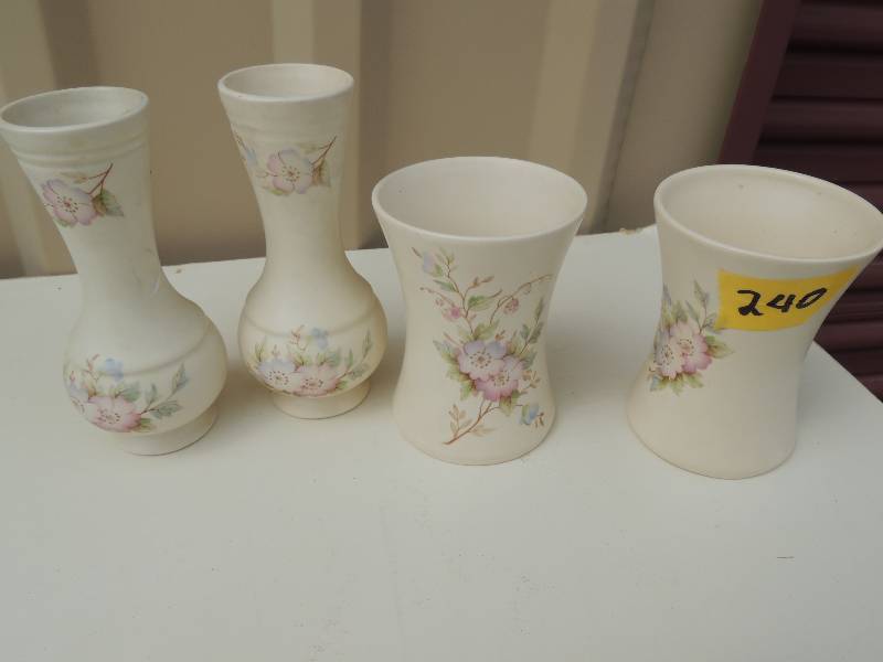 lot 240 image: DECOR