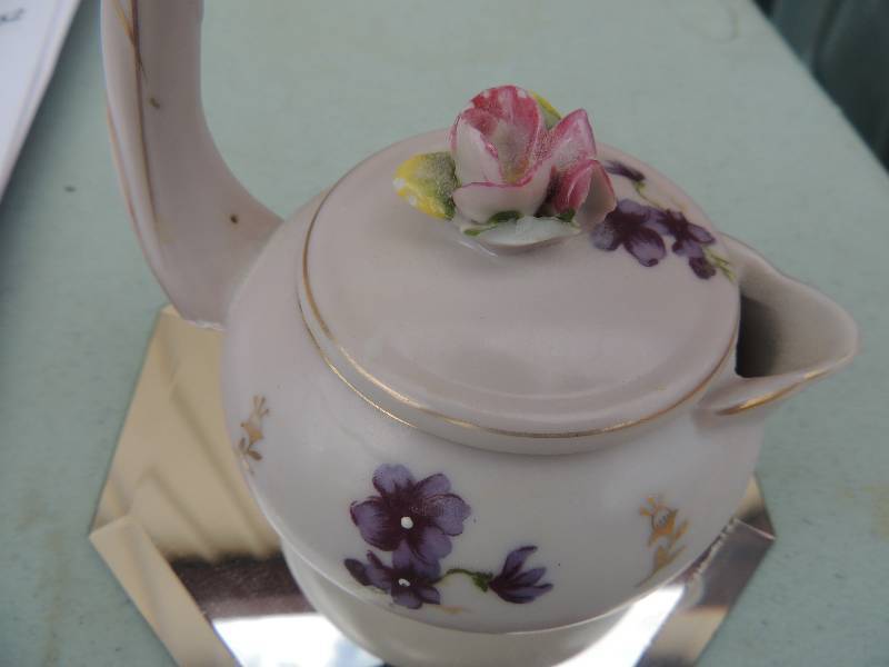 lot 255 image: DECORE