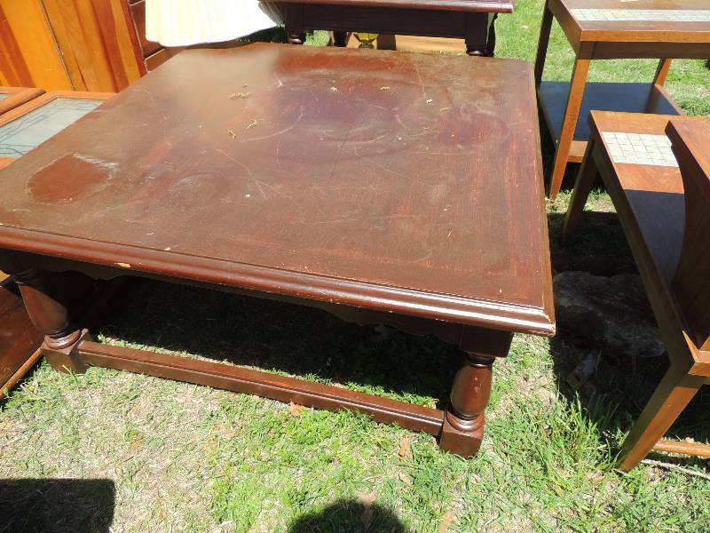 lot 13 image: FURNITURE