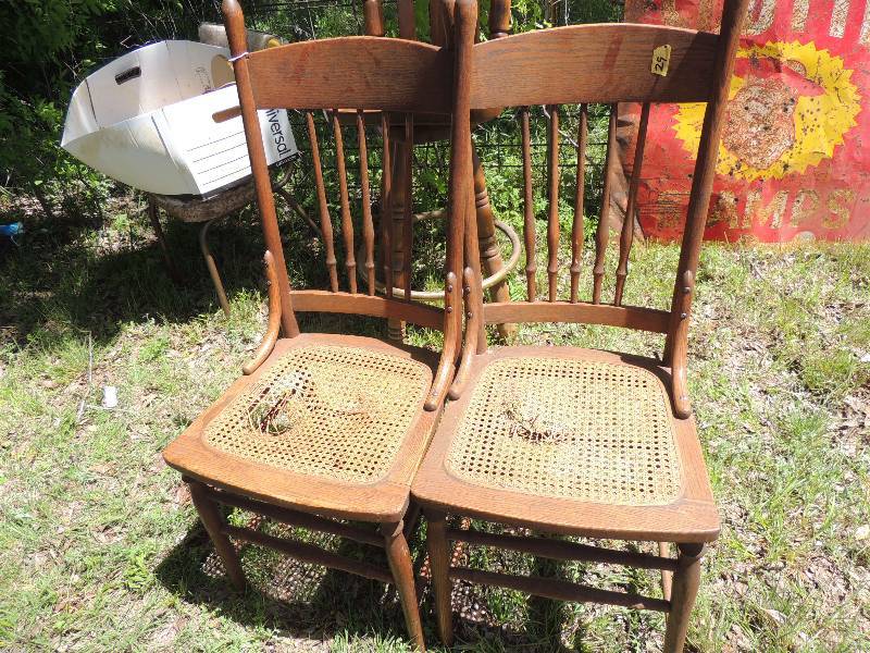 lot 29 image: FURNITURE