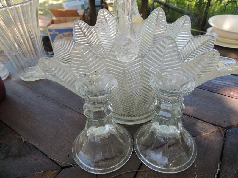 lot 39 image: DECOR