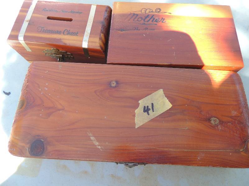 lot 41 image: TOYS