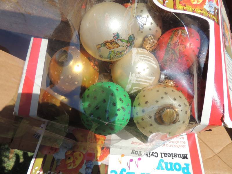 lot 279 image: HOLIDAY