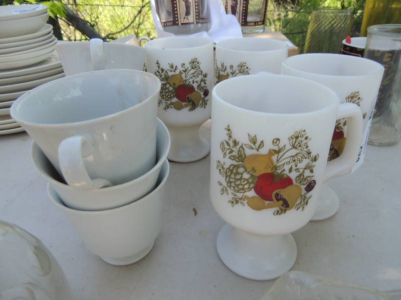 lot 294 image: HOUSEWARE