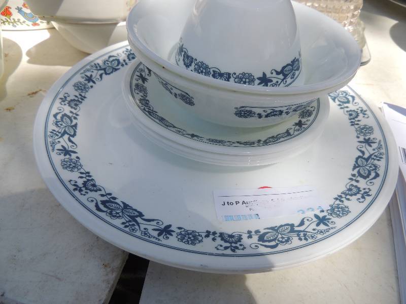 lot 331 image: HOUSEWARE