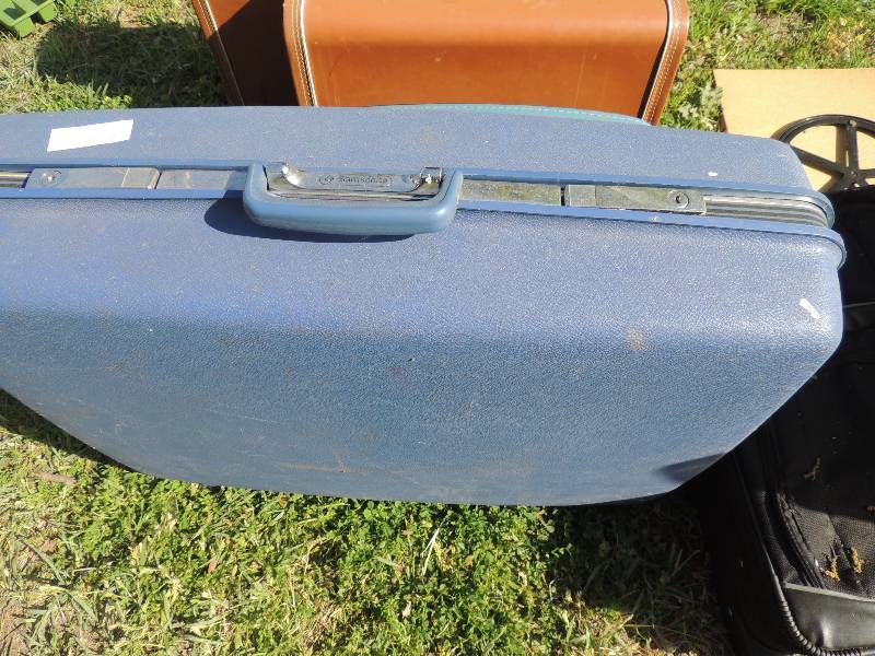 lot 353 image: LUGGAGE