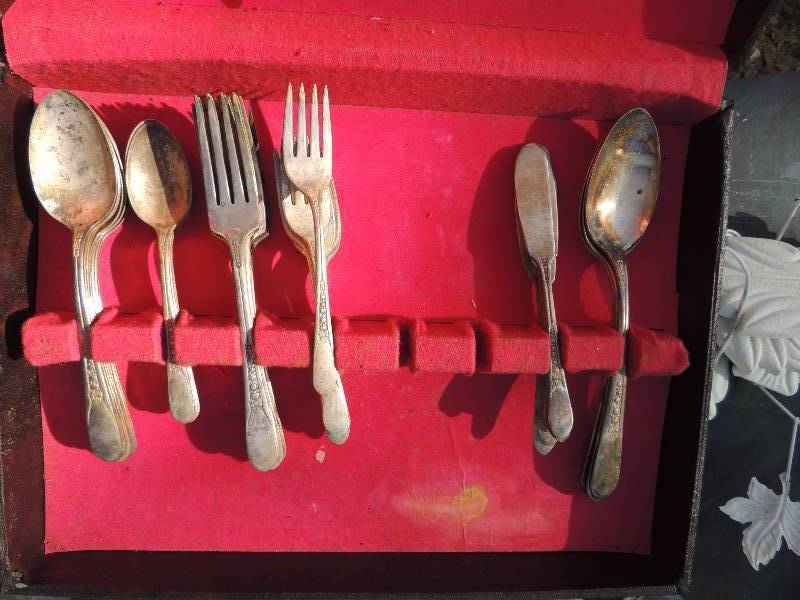 lot 403 image: HOUSEWARE