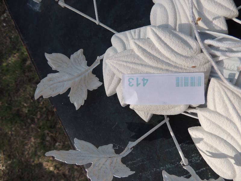 lot 413 image: DECORE