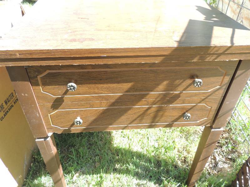 lot 437 image: FURNITURE