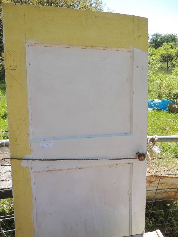 lot 427 image: DOOR