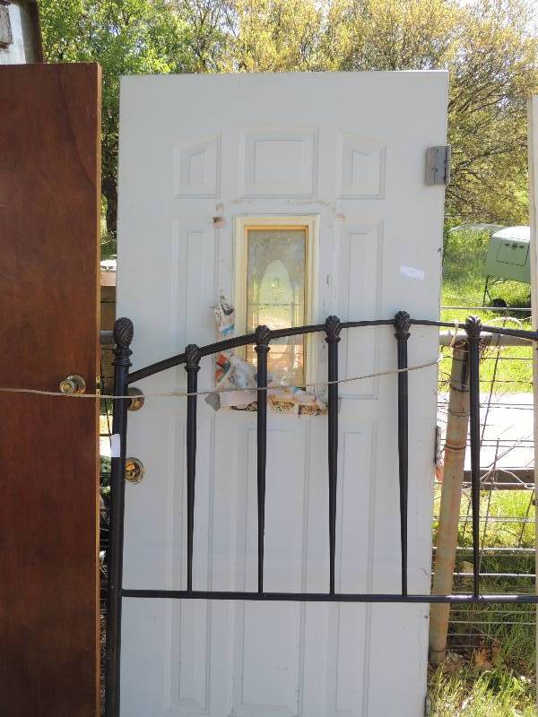lot 429 image: DOOR