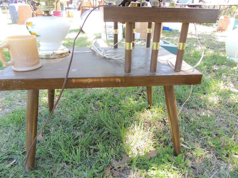 lot 284 image: FURNITURE